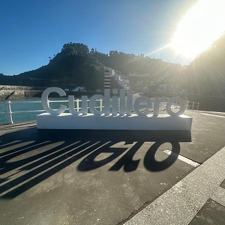 Apartamentos Urbanin II Plaza De San Pedro Cudillero Eksteriør billede