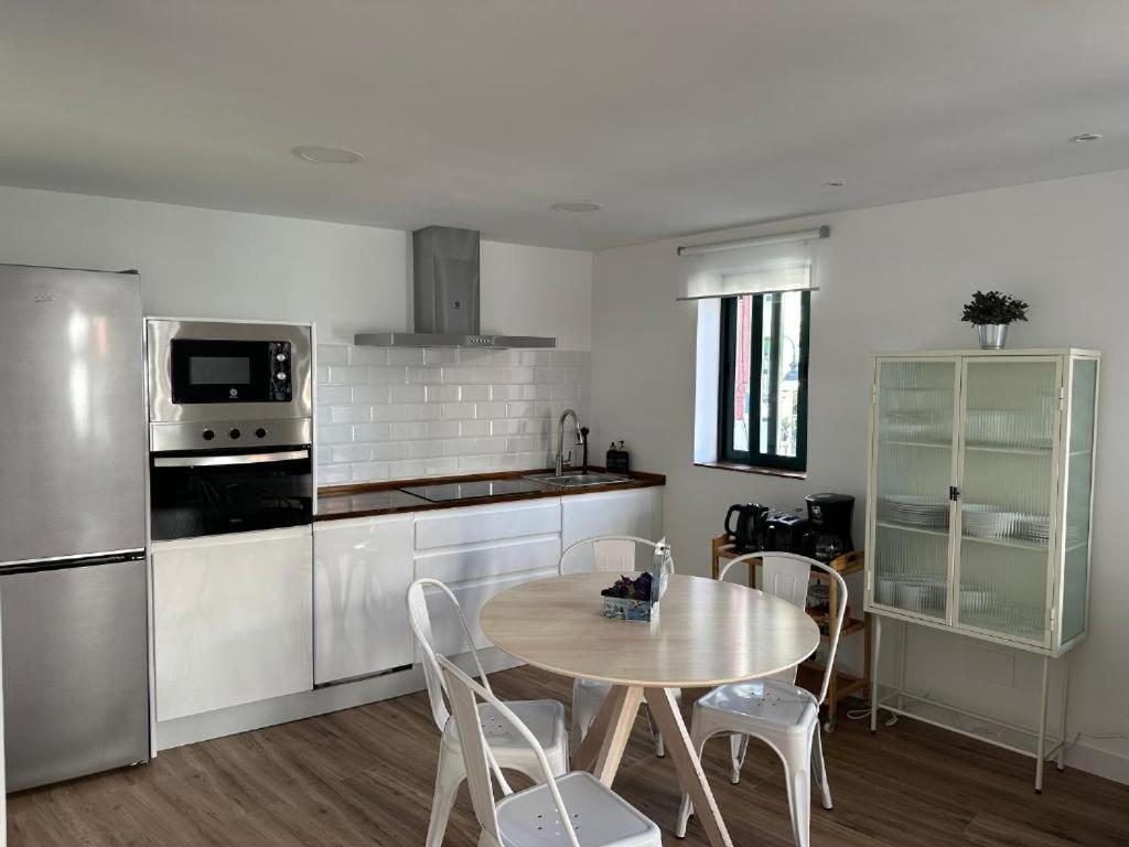 Apartamentos Urbanin II Plaza De San Pedro Cudillero Eksteriør billede