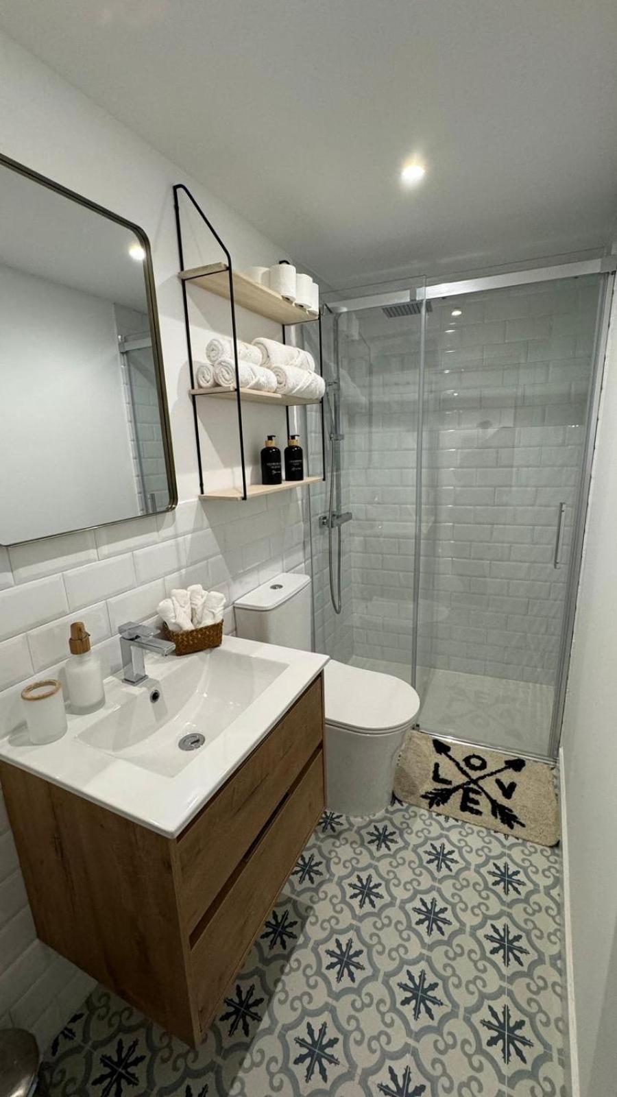 Apartamentos Urbanin II Plaza De San Pedro Cudillero Eksteriør billede