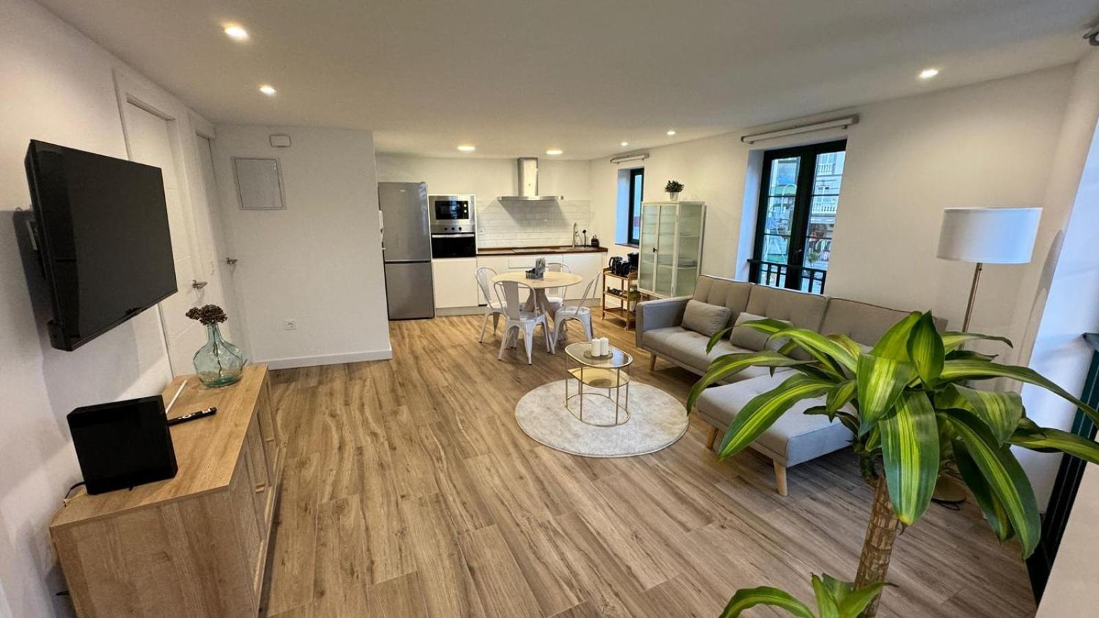 Apartamentos Urbanin II Plaza De San Pedro Cudillero Eksteriør billede