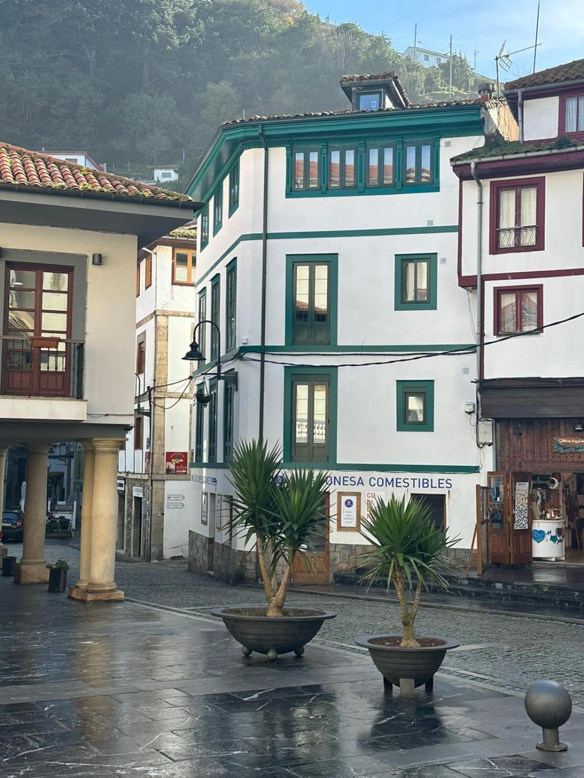 Apartamentos Urbanin II Plaza De San Pedro Cudillero Eksteriør billede