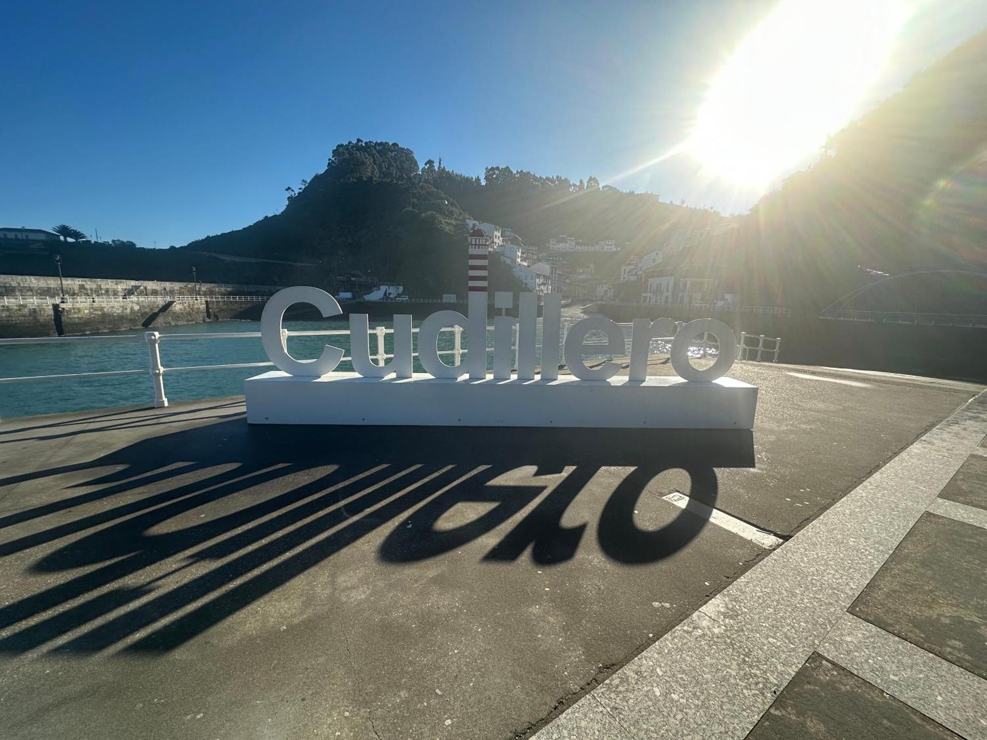 Apartamentos Urbanin II Plaza De San Pedro Cudillero Eksteriør billede